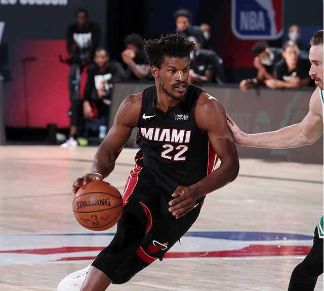 举足轻重 举足轻重